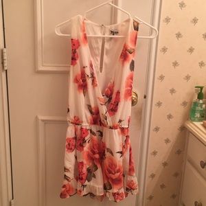EUC Show Me Your Mumu Romuntic Rose Small Romper